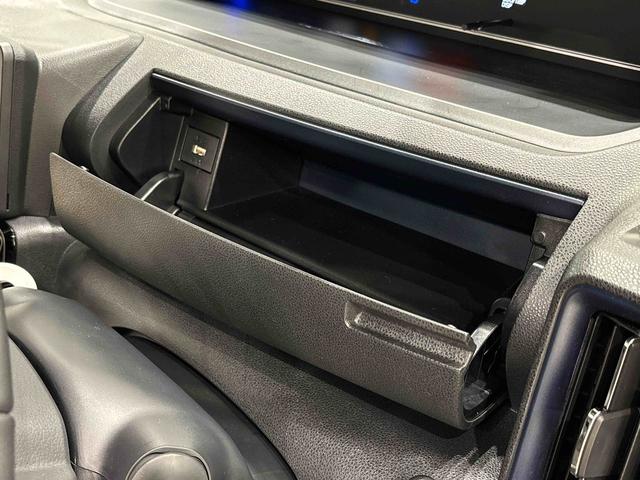 タント カスタムＲＳ　　Ｂカメラ　両側電動スライドドア　ターボ車　ＬＥＤオートライト　パワースライドドアウェルカムオープン機能　オート電動格納式ドアミラー　助手席ロングスライド　助手席イージークローザー　アルミホイール　キーフリーシステム　前席シートヒーター（26枚目）