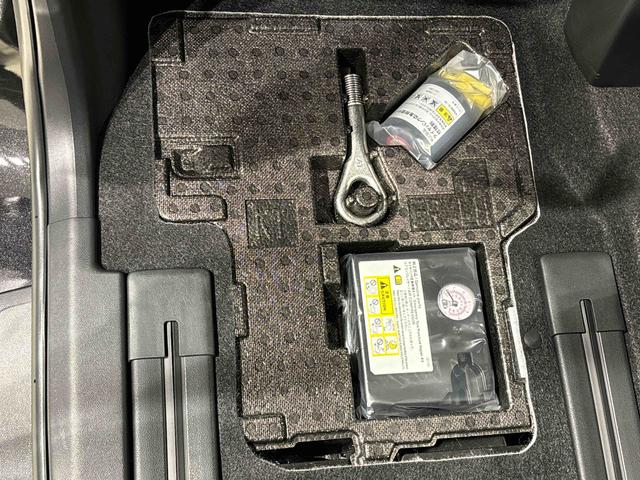 タント カスタムＲＳ　　Ｂカメラ　両側電動スライドドア　ターボ車　ＬＥＤオートライト　パワースライドドアウェルカムオープン機能　オート電動格納式ドアミラー　助手席ロングスライド　助手席イージークローザー　アルミホイール　キーフリーシステム　前席シートヒーター（33枚目）