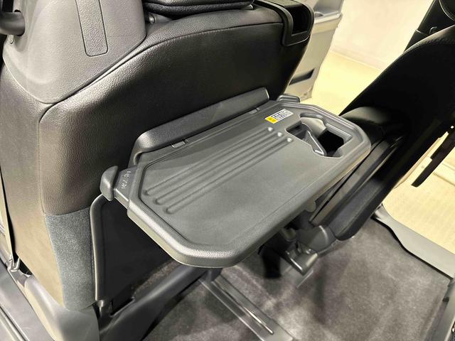 タント カスタムＲＳ　　Ｂカメラ　両側電動スライドドア　ターボ車　ＬＥＤオートライト　パワースライドドアウェルカムオープン機能　オート電動格納式ドアミラー　助手席ロングスライド　助手席イージークローザー　アルミホイール　キーフリーシステム　前席シートヒーター（35枚目）
