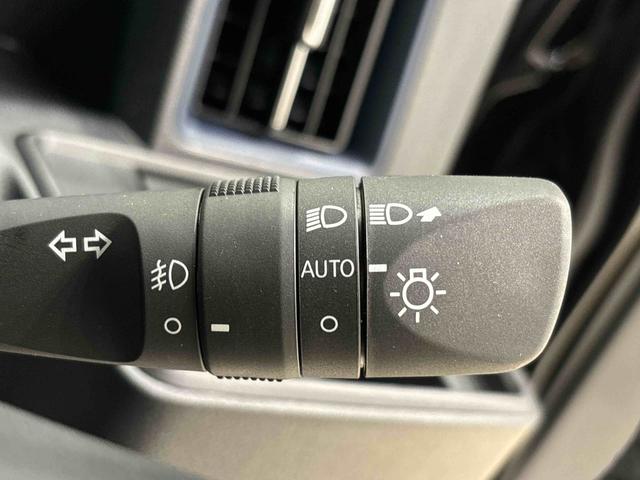 タント カスタムＲＳ　パノラマモニター対応カメラ　ＬＥＤオートライト　パワースライドドアウェルカムオープン機能　オート電動格納式ドアミラー　助手席ロングスライド　助手席イージークローザー　アルミホイール　キーフリーシステム（25枚目）