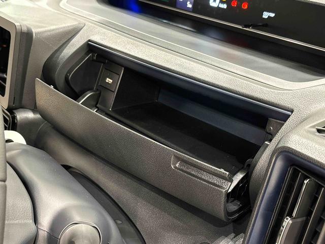 タント カスタムＲＳ　パノラマモニター対応カメラ　ＬＥＤオートライト　パワースライドドアウェルカムオープン機能　オート電動格納式ドアミラー　助手席ロングスライド　助手席イージークローザー　アルミホイール　キーフリーシステム（28枚目）