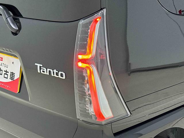 タント カスタムＲＳ　パノラマモニター対応カメラ　ＬＥＤオートライト　パワースライドドアウェルカムオープン機能　オート電動格納式ドアミラー　助手席ロングスライド　助手席イージークローザー　アルミホイール　キーフリーシステム（51枚目）
