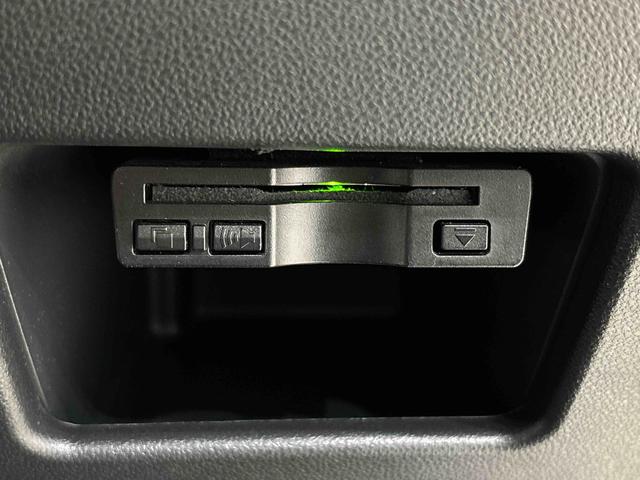 タント カスタムＸ　トップエディションＳＡＩＩＩ　　純正ナビ　ＥＴＣ　ＬＥＤオートライト　パワースライドドアウェルカムオープン機能　オート電動格納式ドアミラー　助手席ロングスライド　助手席イージークローザー　アルミホイール　キーフリーシステム（8枚目）