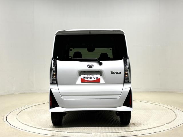 タント カスタムRS 4WD コーナーセンサー バックカメラ付き LEDオートライト パワースライドドアウェルカムオープン機能 電動パーキングブレーキ 運転席助手席シートヒーター アルミホイール キーフリーシステム オート電動格納式ドアミラー(9枚目)