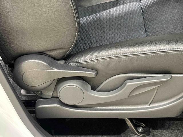 タント カスタムRS 4WD コーナーセンサー バックカメラ付き LEDオートライト パワースライドドアウェルカムオープン機能 電動パーキングブレーキ 運転席助手席シートヒーター アルミホイール キーフリーシステム オート電動格納式ドアミラー(28枚目)