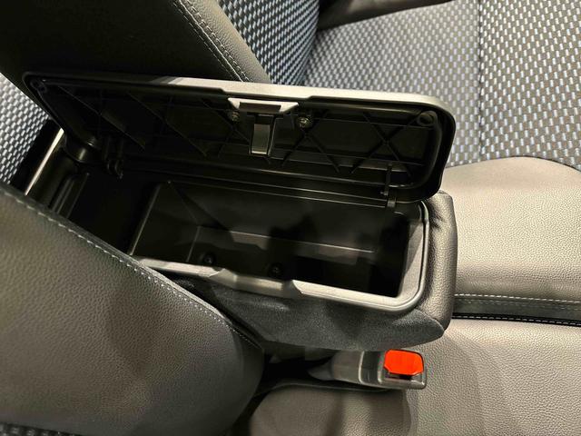 タント カスタムRS 4WD コーナーセンサー バックカメラ付き LEDオートライト パワースライドドアウェルカムオープン機能 電動パーキングブレーキ 運転席助手席シートヒーター アルミホイール キーフリーシステム オート電動格納式ドアミラー(30枚目)