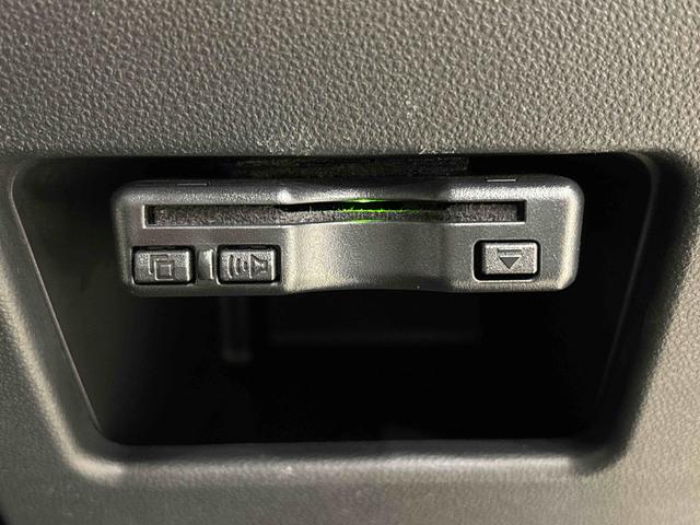 ムーヴキャンバス Ｇメイクアップリミテッド　ＳＡＩＩＩ　全方位モニターカメラ　ドライブレコーダー　後席両側パワースライドドア　ＬＥＤヘッドライト・フォグランプ　サイドエアバッグ　オートライト　オートエアコン　プッシュボタンスタート　キーフリーシステム（8枚目）