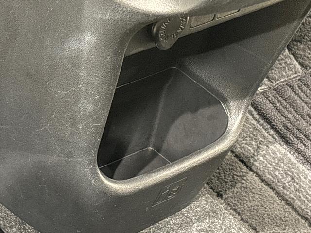 ムーヴキャンバス Ｇメイクアップリミテッド　ＳＡＩＩＩ　全方位モニターカメラ　ドライブレコーダー　後席両側パワースライドドア　ＬＥＤヘッドライト・フォグランプ　サイドエアバッグ　オートライト　オートエアコン　プッシュボタンスタート　キーフリーシステム（37枚目）