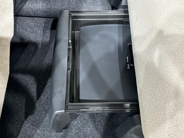 ムーヴキャンバス Ｇメイクアップリミテッド　ＳＡＩＩＩ　全方位モニターカメラ　ドライブレコーダー　後席両側パワースライドドア　ＬＥＤヘッドライト・フォグランプ　サイドエアバッグ　オートライト　オートエアコン　プッシュボタンスタート　キーフリーシステム（41枚目）