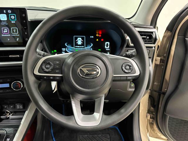 ロッキー X HEV ディスプレイオーディオ ドラレコ ETC LEDヘッドランプ アクティブマルチインフォメーションメーター アルミホイール オートライト プッシュボタンスタート(17枚目)