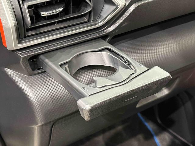 ロッキー X HEV ディスプレイオーディオ ドラレコ ETC LEDヘッドランプ アクティブマルチインフォメーションメーター アルミホイール オートライト プッシュボタンスタート(35枚目)