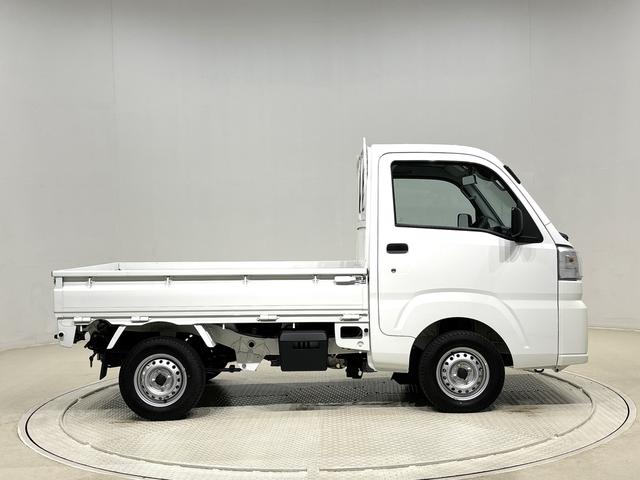 ハイゼットトラック スタンダード　ＡＭ／ＦＭラジオ　５ＭＴ　４ＷＤ　ＬＥＤヘッドランプ　トップシェイドガラス　運転席ＳＲＳエアバック　バックソナー　電動式パワーステアリング　ＡＭ／ＦＭラジオ　あゆみ板掛けテールゲート　ＶＳＣ＆ＴＲＣ（7枚目）