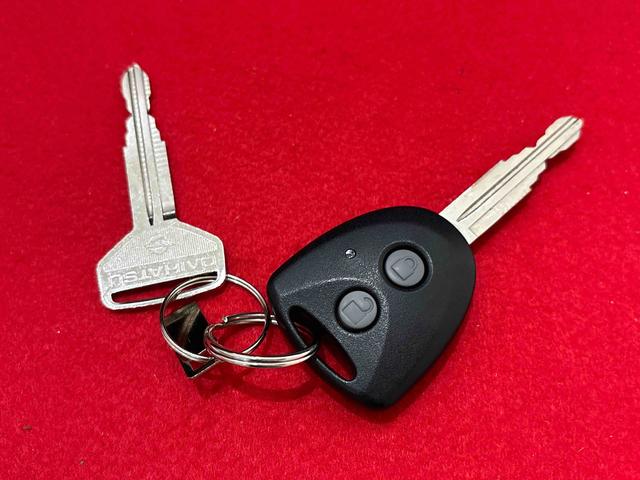 ハイゼットトラック ジャンボSAIIIt CDチューナー ETC車載器 LEDヘッドランプ LEDフォグランプ トップシェイドガラス 大型荷台作業灯 デュアルエアバック パワーウインドウ キーレスエントリー パワードアロック バックソナー VSC&TRC(43枚目)