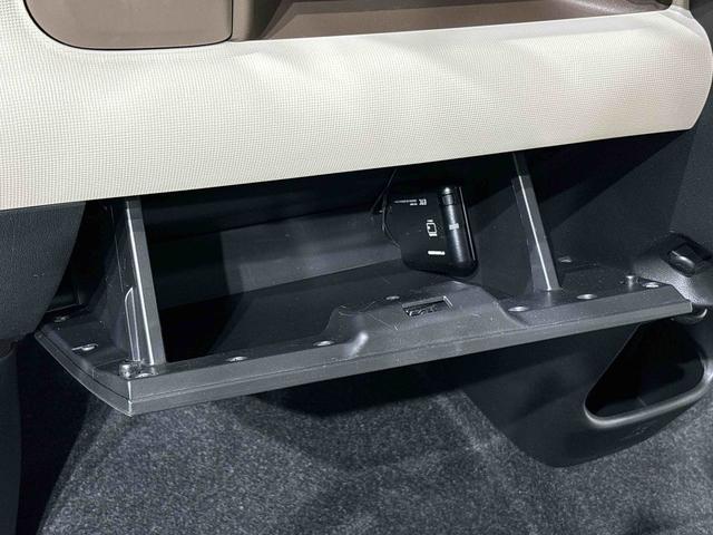 ムーヴキャンバス Ｘリミテッドメイクアップ　ＳＡＩＩＩ　２ＷＤ　ＣＶＴ車　両側電動スライドドア　マルチリフレクターハロゲンヘッドライト　ＬＥＤフォグランプ　社外品カードナビゲーション　バックカメラ　キーフリーシステム　電動格納ドアミラー（36枚目）