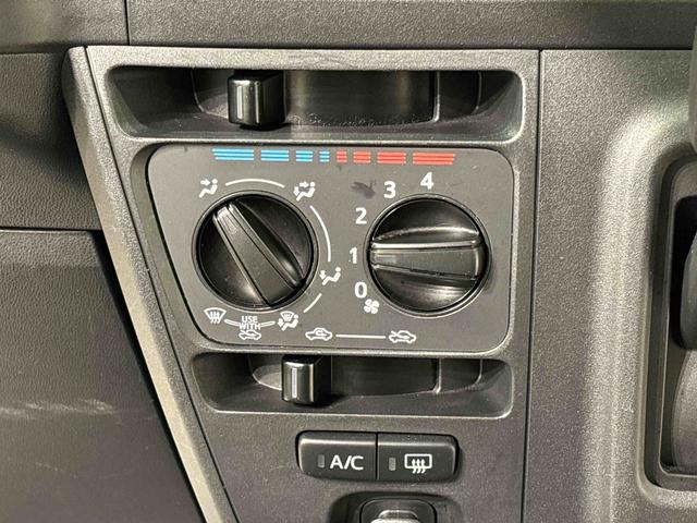 ハイゼットカーゴ スペシャルＳＡＩＩＩ　オートライト　ＥＴＣ車載器　ＬＥＤヘッドランプ　トップシェイドガラス　コーナーセンサー　オーバーヘッドシェルフ　ＡＭ／ＦＭラジオ　スチールホイール　マニュアルエアコン（14枚目）