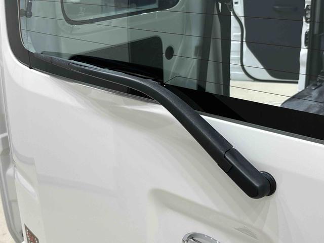 ハイゼットカーゴ スペシャルＳＡＩＩＩ　オートライト　ＥＴＣ車載器　ＬＥＤヘッドランプ　トップシェイドガラス　コーナーセンサー　オーバーヘッドシェルフ　ＡＭ／ＦＭラジオ　スチールホイール　マニュアルエアコン（33枚目）