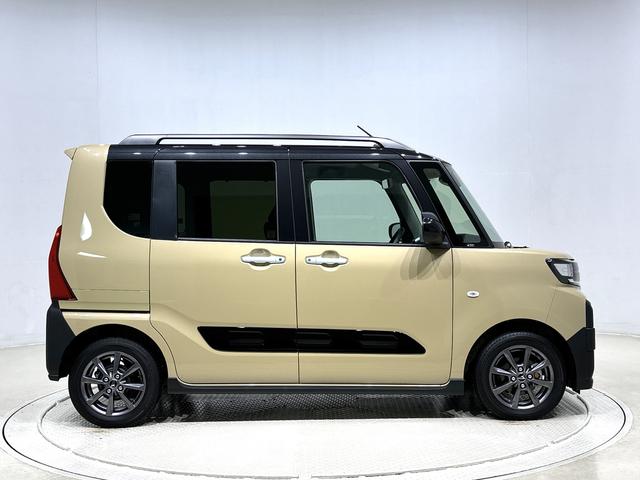タント ファンクロス　バックモニター対応カメラ　ＬＥＤオートライト　電動パーキングブレーキ　運転席助手席シートヒーター　アルミホイール　キーフリーシステム　　オート電動格納式ドアミラー（7枚目）