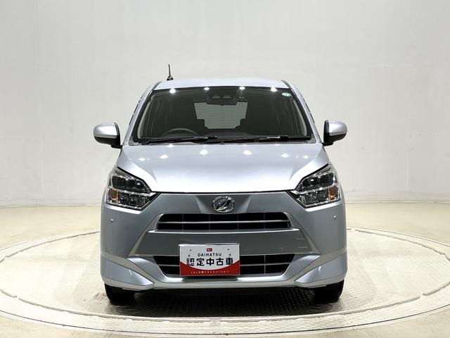 ミライース X リミテッドSAIII LEDヘッドランプ セキュリティアラーム コーナーセンサー 14インチフルホイールキャップ キーレスエントリー 電動格納式ドアミラー ショツピングフック マニュアルエアコン(10枚目)
