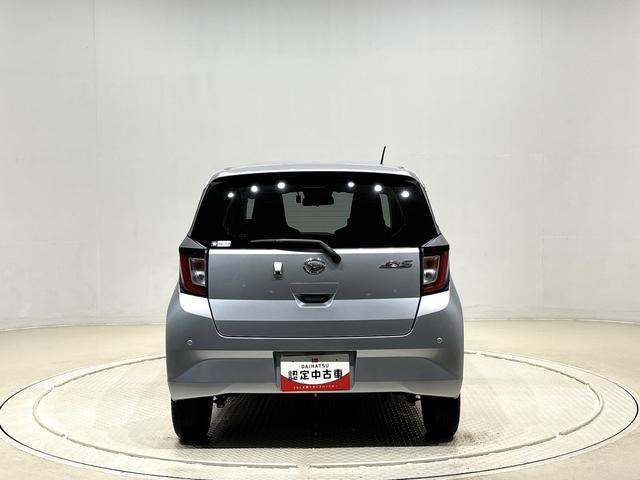 ミライース X リミテッドSAIII LEDヘッドランプ セキュリティアラーム コーナーセンサー 14インチフルホイールキャップ キーレスエントリー 電動格納式ドアミラー ショツピングフック マニュアルエアコン(13枚目)