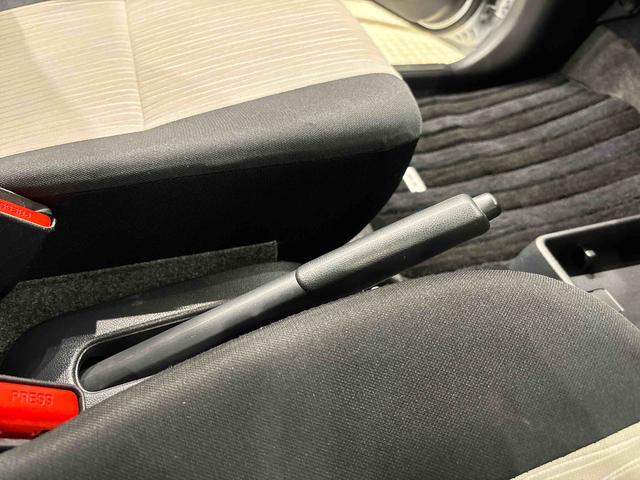 ミライース X リミテッドSAIII LEDヘッドランプ セキュリティアラーム コーナーセンサー 14インチフルホイールキャップ キーレスエントリー 電動格納式ドアミラー ショツピングフック マニュアルエアコン(29枚目)