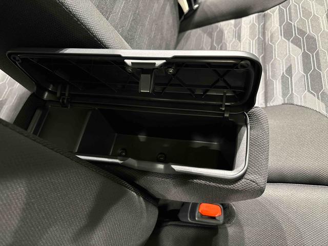 タント ファンクロス　２ＷＤ　ＣＶＴ車　両側電動スライドドア　キーシステム　キーシステム連動電動格納ドアミラー　運転席・助手席シートヒーター　バックカメラ　電動パーキングブレーキ（30枚目）