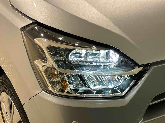ミライース Ｘ　ＳＡＩＩＩ　手引き式サイドブレーキ　キーレスエントリー　ＬＥＤヘッドランプ　電動格納式ドアミラー　パワーウインドゥ（フロントドア・リヤドア）　スモークドガラス　リバース連動リヤワイパー　コーナーセンサー（フロント２個・リヤ４個）（40枚目）