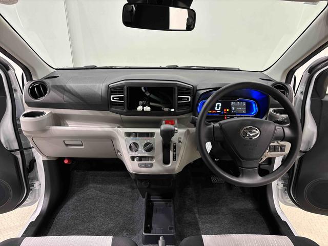 ミライース Ｘ　ＳＡＩＩＩ　ＬＥＤヘッドランプ　セキュリティアラーム　コーナーセンサー　１４インチフルホイールキャップ　キーレスエントリー　電動格納式ドアミラー　ショツピングフック　マニュアルエアコン（11枚目）