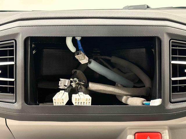 ミライース Ｘ　ＳＡＩＩＩ　ＬＥＤヘッドランプ　セキュリティアラーム　コーナーセンサー　１４インチフルホイールキャップ　キーレスエントリー　電動格納式ドアミラー　ショツピングフック　マニュアルエアコン（13枚目）