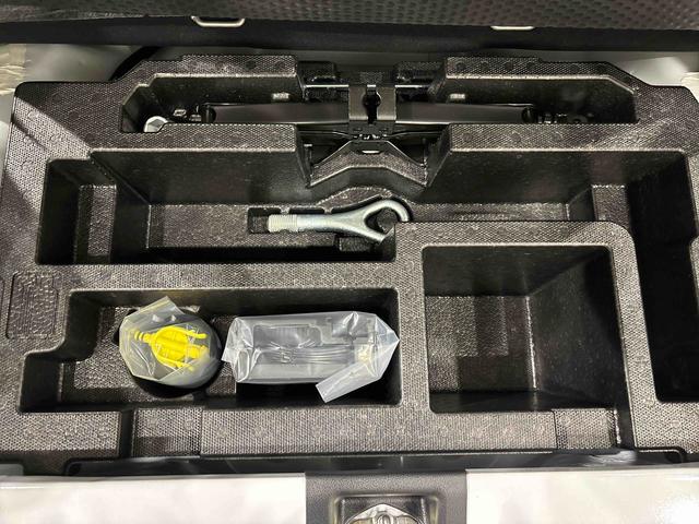 ミライース Ｘ　ＳＡＩＩＩ　ＬＥＤヘッドランプ　セキュリティアラーム　コーナーセンサー　１４インチフルホイールキャップ　キーレスエントリー　電動格納式ドアミラー　ショツピングフック　マニュアルエアコン（35枚目）