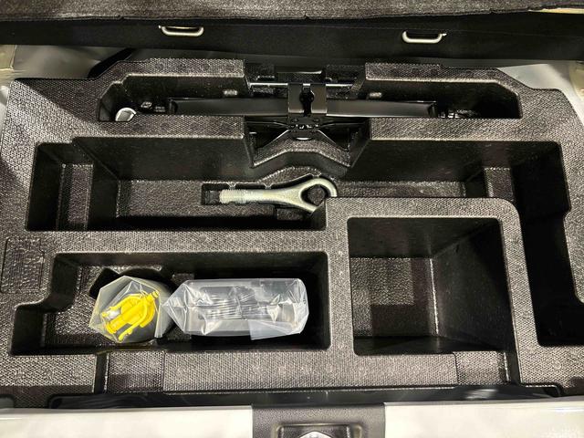ミライース Ｘ　ＳＡＩＩＩ　電動格納式ドアミラー　キーレスエントリー　ＬＥＤヘッドランプ　スモークドガラス（リヤドア・バックドアウインドゥ）　リバース連動リヤワイパー　コーナーセンサー（フロント２個・リヤ４個）　パワーウインドウ（運転席挟み込み防止機構付き）（35枚目）