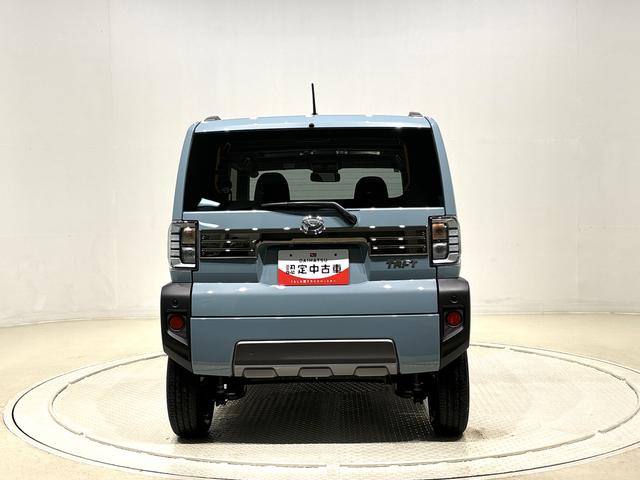 タフト Ｇターボ　ダーククロムベンチャー　バックモニター対応　スカイフィールトップ　クロムパック　メッキパック　シルバーアンダーガーニッシュ　インテリアアクセント　ＬＥＤオートハイビーム＆フォグランプ　電動パーキングブレーキ　バックカメラ　アルミホイール（9枚目）