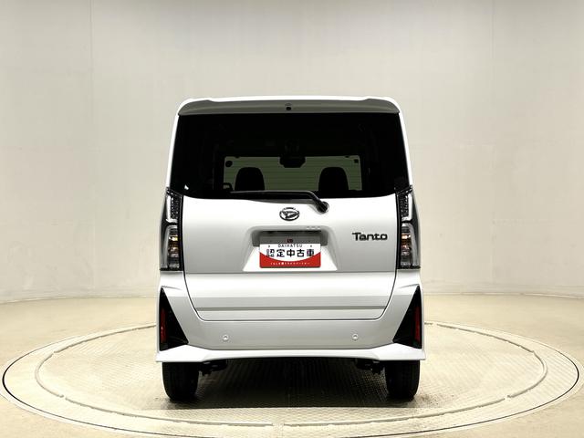 タント カスタムＸ　ＬＥＤオートライト　パワースライドドアウェルカムオープン機能　電動パーキングブレーキ　運転席助手席シートヒーター　アルミホイール　キーフリーシステム　　オート電動格納式ドアミラー（9枚目）