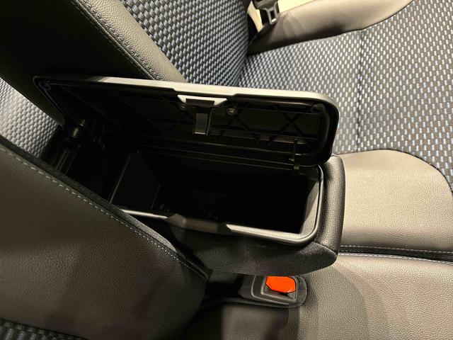 タント カスタムＸ　ＬＥＤオートライト　パワースライドドアウェルカムオープン機能　電動パーキングブレーキ　運転席助手席シートヒーター　アルミホイール　キーフリーシステム　　オート電動格納式ドアミラー（32枚目）