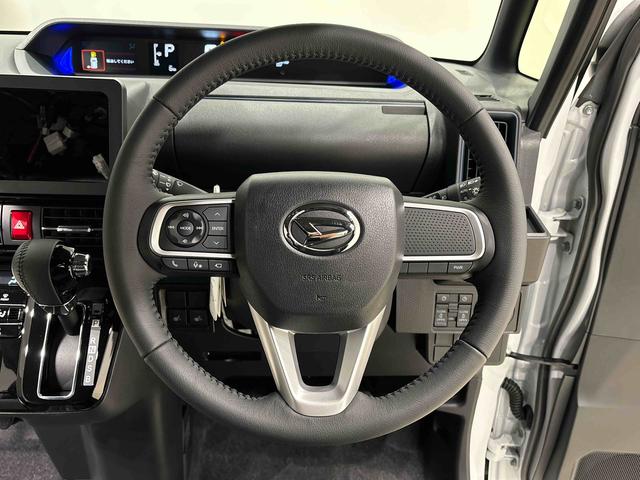 タント カスタムＲＳ　パノラマモニター対応カメラ　ＬＥＤオートライト　パワースライドドアウェルカムオープン機能　オート電動格納式ドアミラー　助手席ロングスライド　助手席イージークローザー　アルミホイール　キーフリーシステム（14枚目）