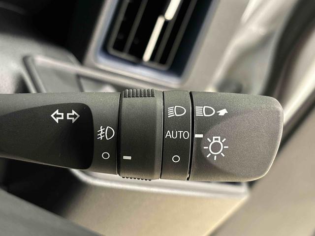 タント カスタムＲＳ　パノラマモニター対応カメラ　ＬＥＤオートライト　パワースライドドアウェルカムオープン機能　オート電動格納式ドアミラー　助手席ロングスライド　助手席イージークローザー　アルミホイール　キーフリーシステム（25枚目）