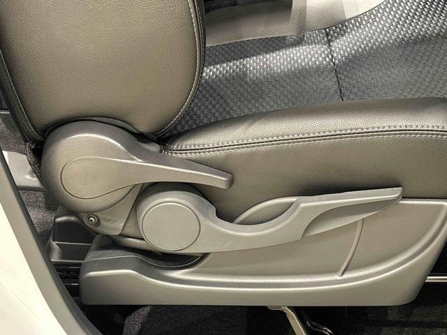 タント カスタムＲＳ　パノラマモニター対応カメラ　ＬＥＤオートライト　パワースライドドアウェルカムオープン機能　オート電動格納式ドアミラー　助手席ロングスライド　助手席イージークローザー　アルミホイール　キーフリーシステム（30枚目）