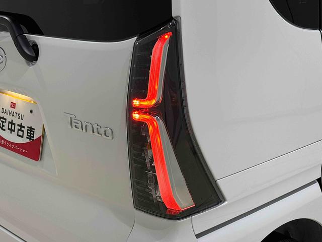 タント カスタムＲＳ　パノラマモニター対応カメラ　ＬＥＤオートライト　パワースライドドアウェルカムオープン機能　オート電動格納式ドアミラー　助手席ロングスライド　助手席イージークローザー　アルミホイール　キーフリーシステム（51枚目）