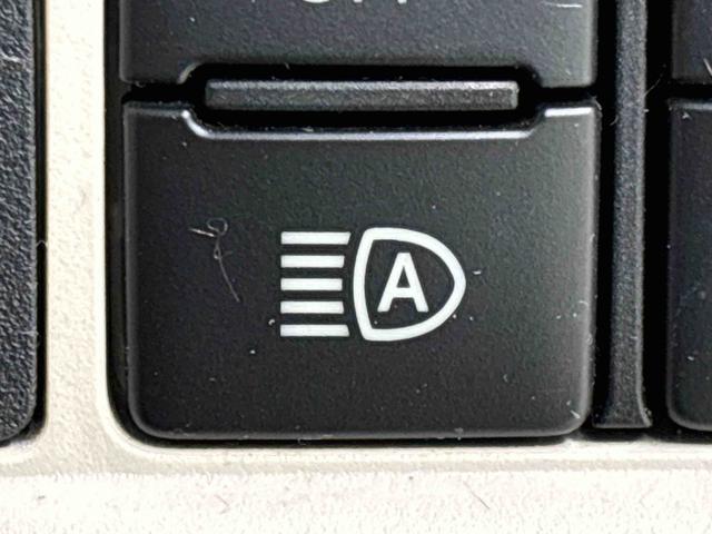 ムーヴキャンバス Ｘリミテッドメイクアップ　ＳＡＩＩＩ　ハロゲンライト　ＬＥＤフォグランプ　置き楽ボックス　オートライト　プッシュボタンスタート　セキュリティアラーム　パノラマモニター対応カメラ　両側パワースライドドア（18枚目）