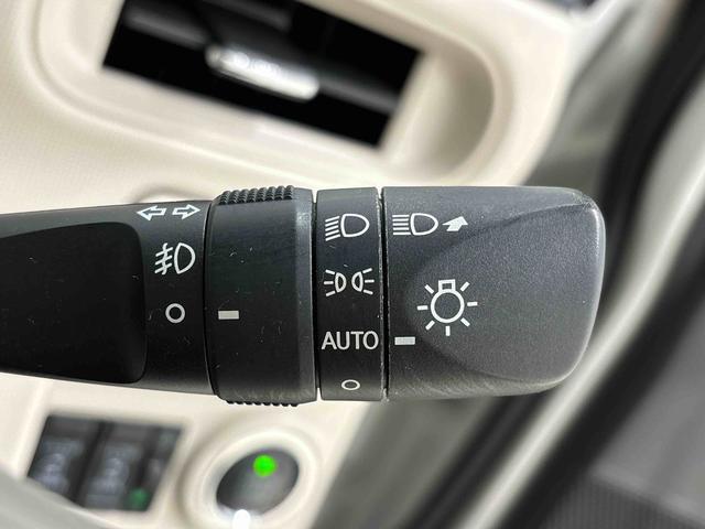 ムーヴキャンバス Ｘリミテッドメイクアップ　ＳＡＩＩＩ　ハロゲンライト　ＬＥＤフォグランプ　置き楽ボックス　オートライト　プッシュボタンスタート　セキュリティアラーム　パノラマモニター対応カメラ　両側パワースライドドア（23枚目）