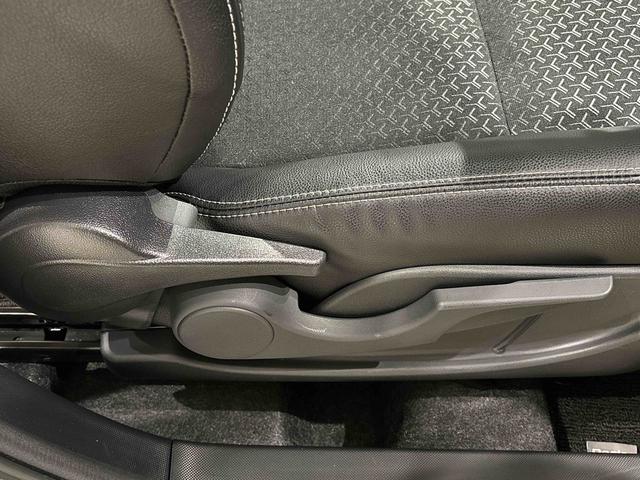 ロッキー プレミアムＧ　ＨＥＶ　ＬＥＤヘッドランプ・フォグランプ　全車速追従機能付アダプティブクルーズコントロール　レーンキープコントロール　ブラインドスポットモニター　１７インチアルミホイール　シートヒーター（29枚目）