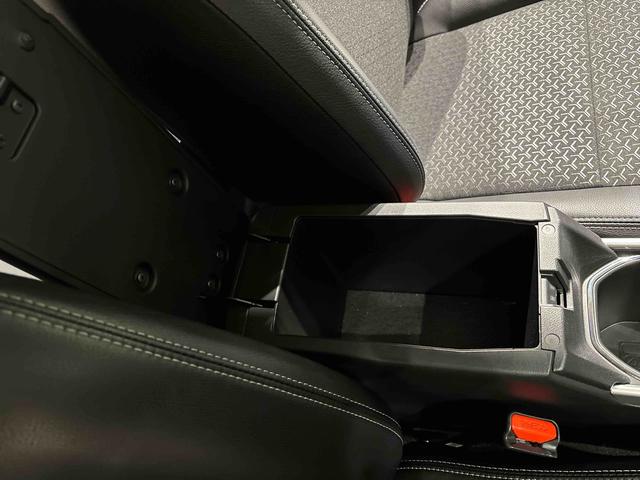 ロッキー プレミアムＧ　ＨＥＶ　ＬＥＤヘッドランプ・フォグランプ　全車速追従機能付アダプティブクルーズコントロール　レーンキープコントロール　ブラインドスポットモニター　１７インチアルミホイール　シートヒーター（32枚目）