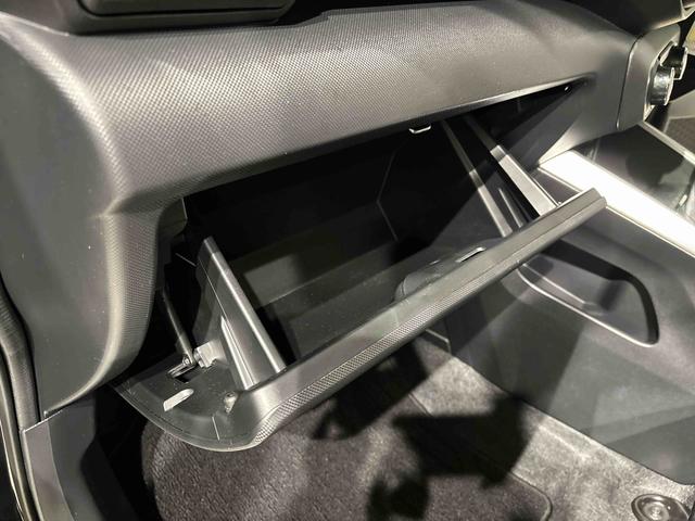 ロッキー プレミアムＧ　ＨＥＶ　ＬＥＤヘッドランプ・フォグランプ　全車速追従機能付アダプティブクルーズコントロール　レーンキープコントロール　ブラインドスポットモニター　１７インチアルミホイール　シートヒーター（34枚目）