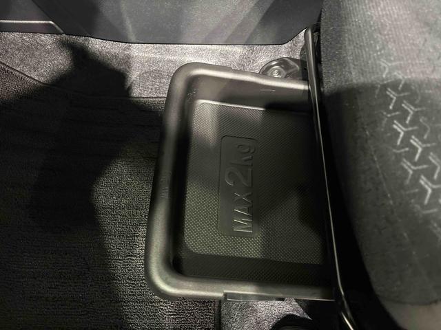 ロッキー プレミアムＧ　ＨＥＶ　ＬＥＤヘッドランプ・フォグランプ　全車速追従機能付アダプティブクルーズコントロール　レーンキープコントロール　ブラインドスポットモニター　１７インチアルミホイール　シートヒーター（35枚目）