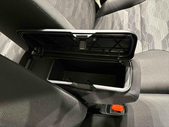 タント ファンクロスターボ　バックカメラ付き　両側パワースライドドア　ＬＥＤオートライト　パワースライドドアウェルカムオープン機能　電動格納式ドアミラー　助手席ロングスライド　助手席イージークローザー　　セキュリティアラーム　キーフリーシステム（30枚目）