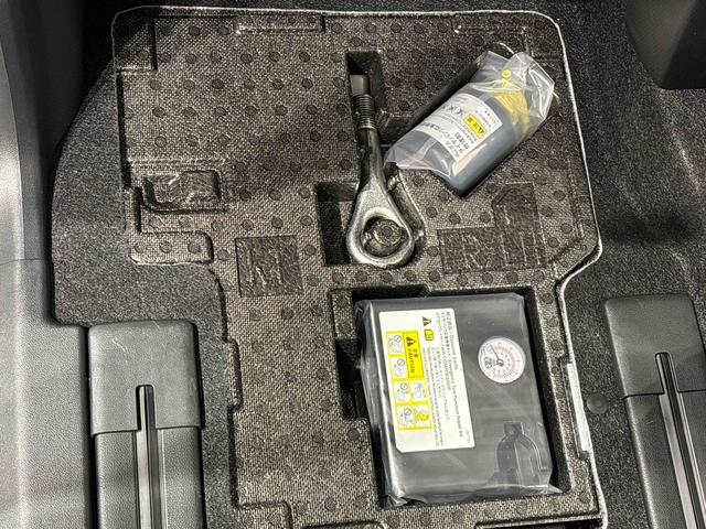 タント ファンクロスターボ　バックカメラ付き　両側パワースライドドア　ＬＥＤオートライト　パワースライドドアウェルカムオープン機能　電動格納式ドアミラー　助手席ロングスライド　助手席イージークローザー　　セキュリティアラーム　キーフリーシステム（33枚目）