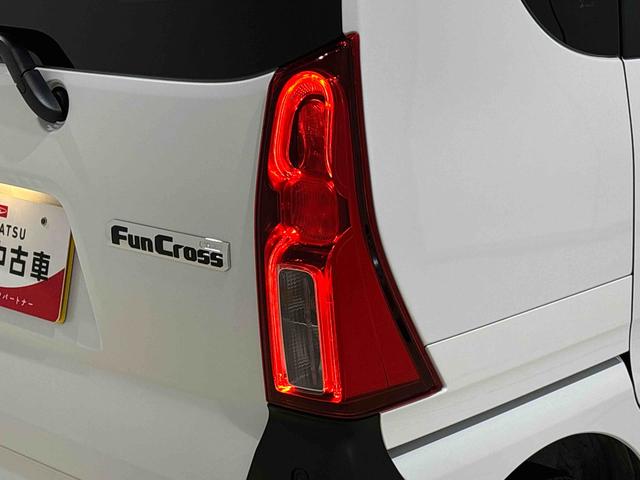 タント ファンクロスターボ　バックカメラ付き　両側パワースライドドア　ＬＥＤオートライト　パワースライドドアウェルカムオープン機能　電動格納式ドアミラー　助手席ロングスライド　助手席イージークローザー　　セキュリティアラーム　キーフリーシステム（48枚目）