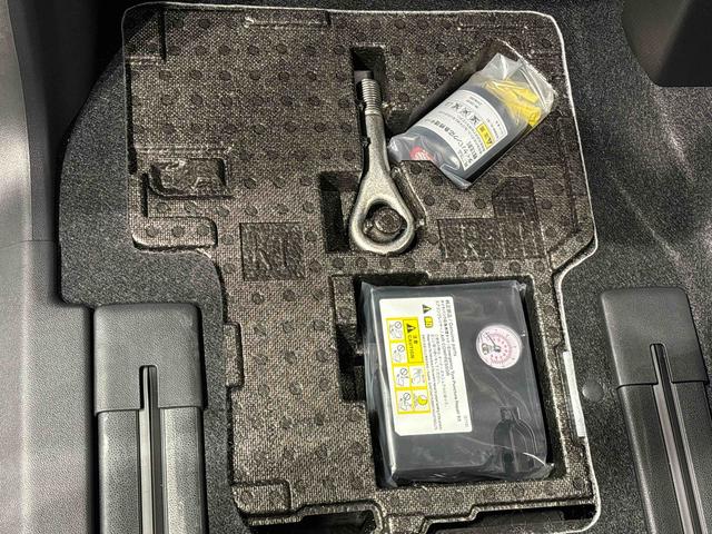 タント カスタムＲＳ　　電子パーキング　　ＬＥＤヘッドライト　ＬＥＤオートライト　パワースライドドアウェルカムオープン機能　電動パーキングブレーキ　運転席助手席シートヒーター　アルミホイール　キーフリーシステム　　オート電動格納式ドアミラー（33枚目）