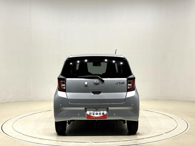 ミライース Ｘ　ＳＡＩＩＩ　バックモニター対応カメラ　ＬＥＤヘッドランプ　セキュリティアラーム　コーナーセンサー　１４インチフルホイールキャップ　キーレスエントリー　電動格納式ドアミラー　ショツピングフック　マニュアルエアコン（9枚目）