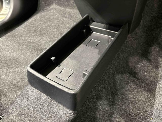 ミライース Ｘ　ＳＡＩＩＩ　バックモニター対応カメラ　ＬＥＤヘッドランプ　セキュリティアラーム　コーナーセンサー　１４インチフルホイールキャップ　キーレスエントリー　電動格納式ドアミラー　ショツピングフック　マニュアルエアコン（26枚目）