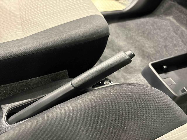 ミライース Ｘ　ＳＡＩＩＩ　バックモニター対応カメラ　ＬＥＤヘッドランプ　セキュリティアラーム　コーナーセンサー　１４インチフルホイールキャップ　キーレスエントリー　電動格納式ドアミラー　ショツピングフック　マニュアルエアコン（27枚目）